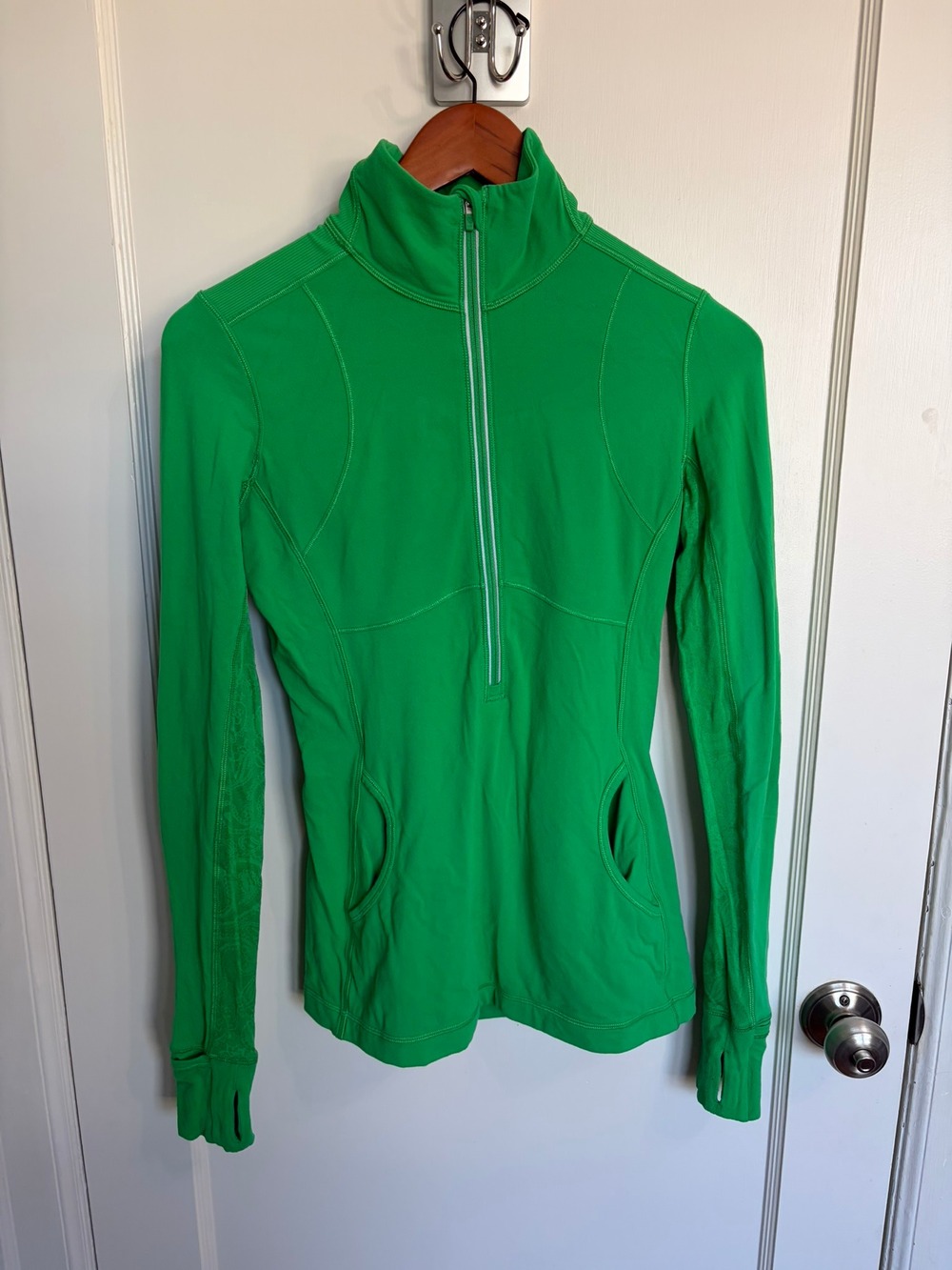 Lululemon Run Half Zip Pullover Green Paisley Mesh Ruffle Thumbholes Size 4